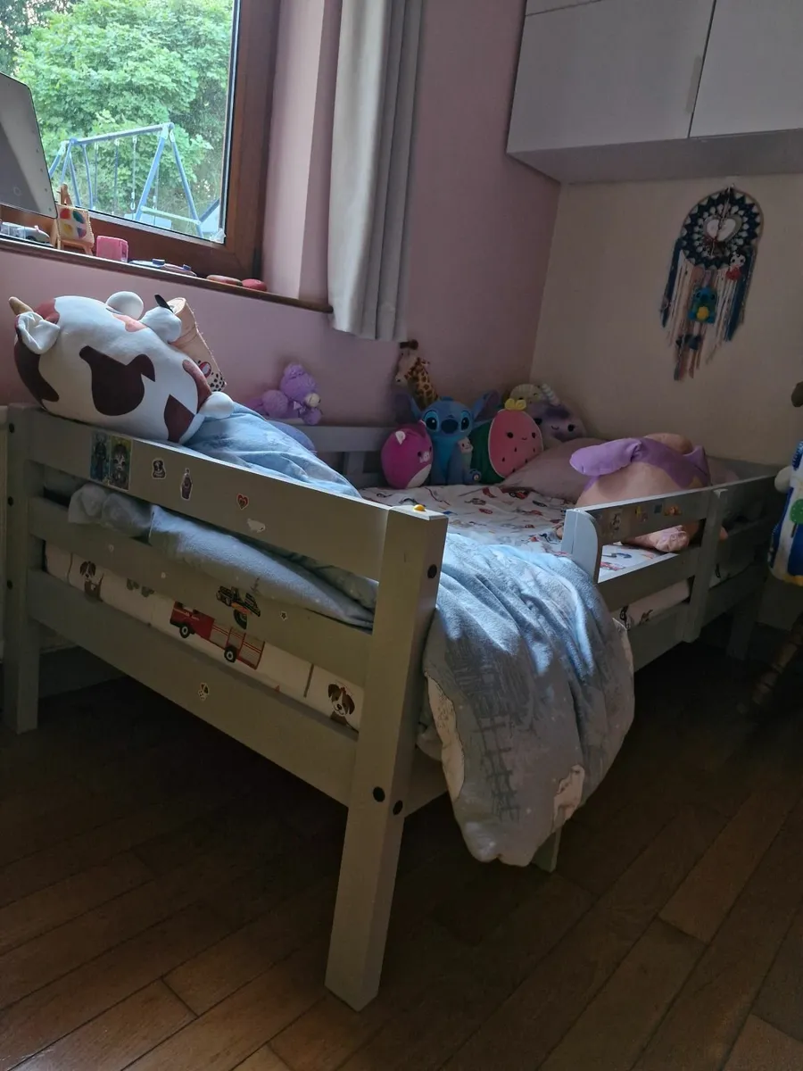 Single bed