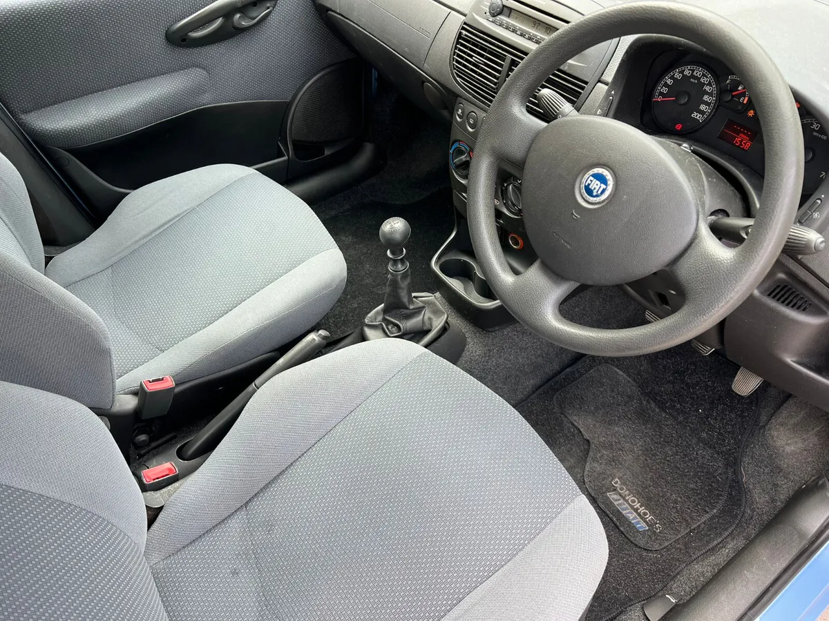 Fiat Punto 2006 1.2 Petrol nct 1/26 tax 8/25 - Image 4