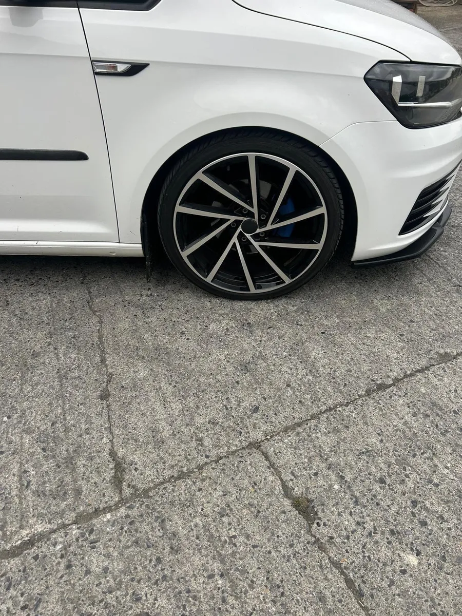 Van - Image 4