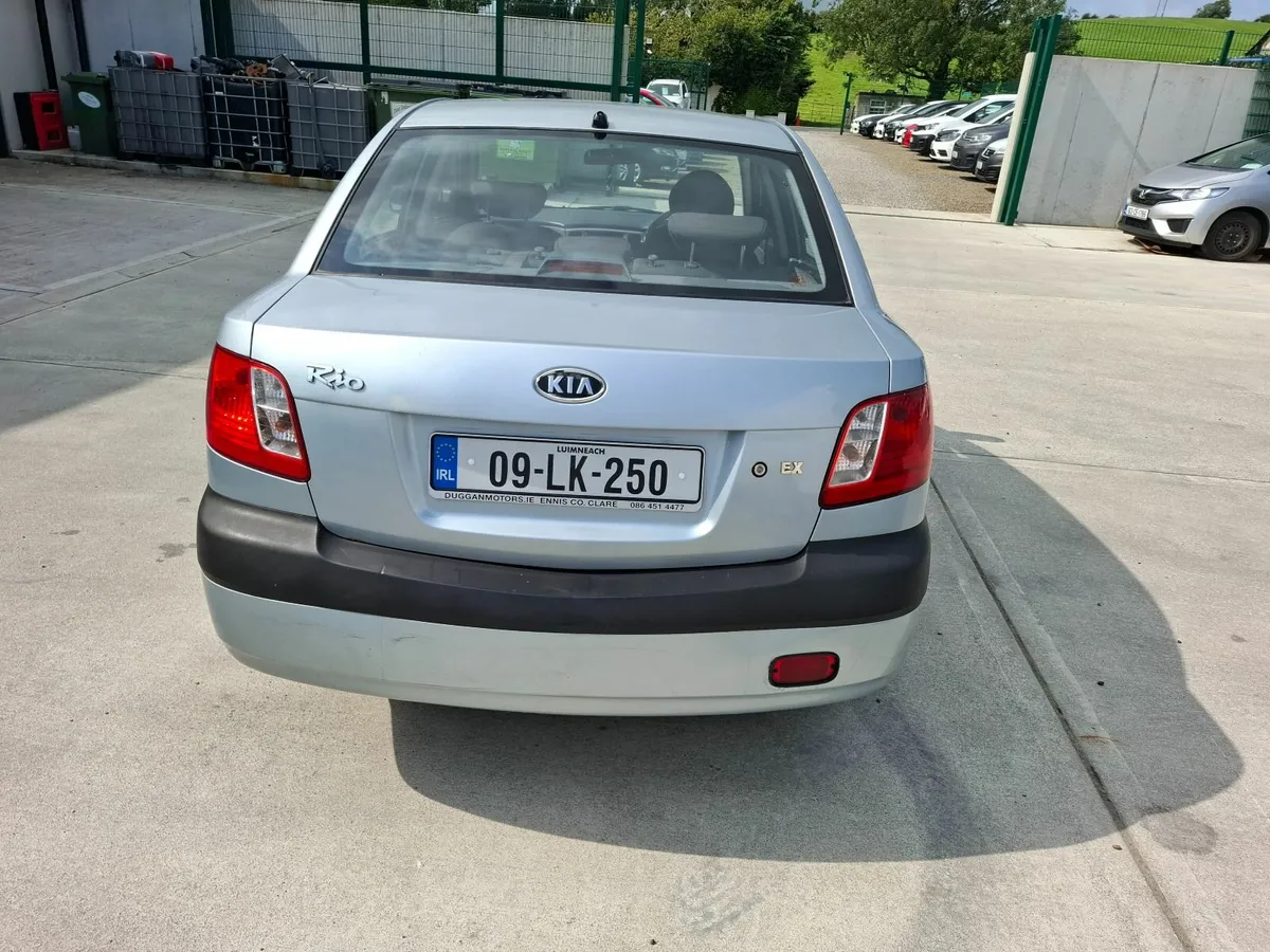 Car - Image 4
