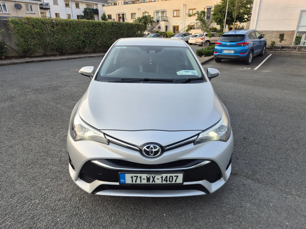 Toyota Avensis 2.0 Sol Diesel. Full Toyota History - Image 1