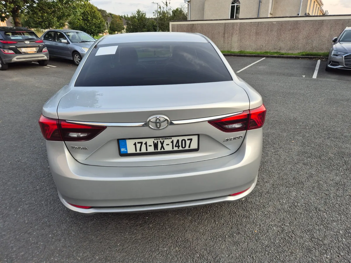 Toyota Avensis 2.0 Sol Diesel. Full Toyota History - Image 2