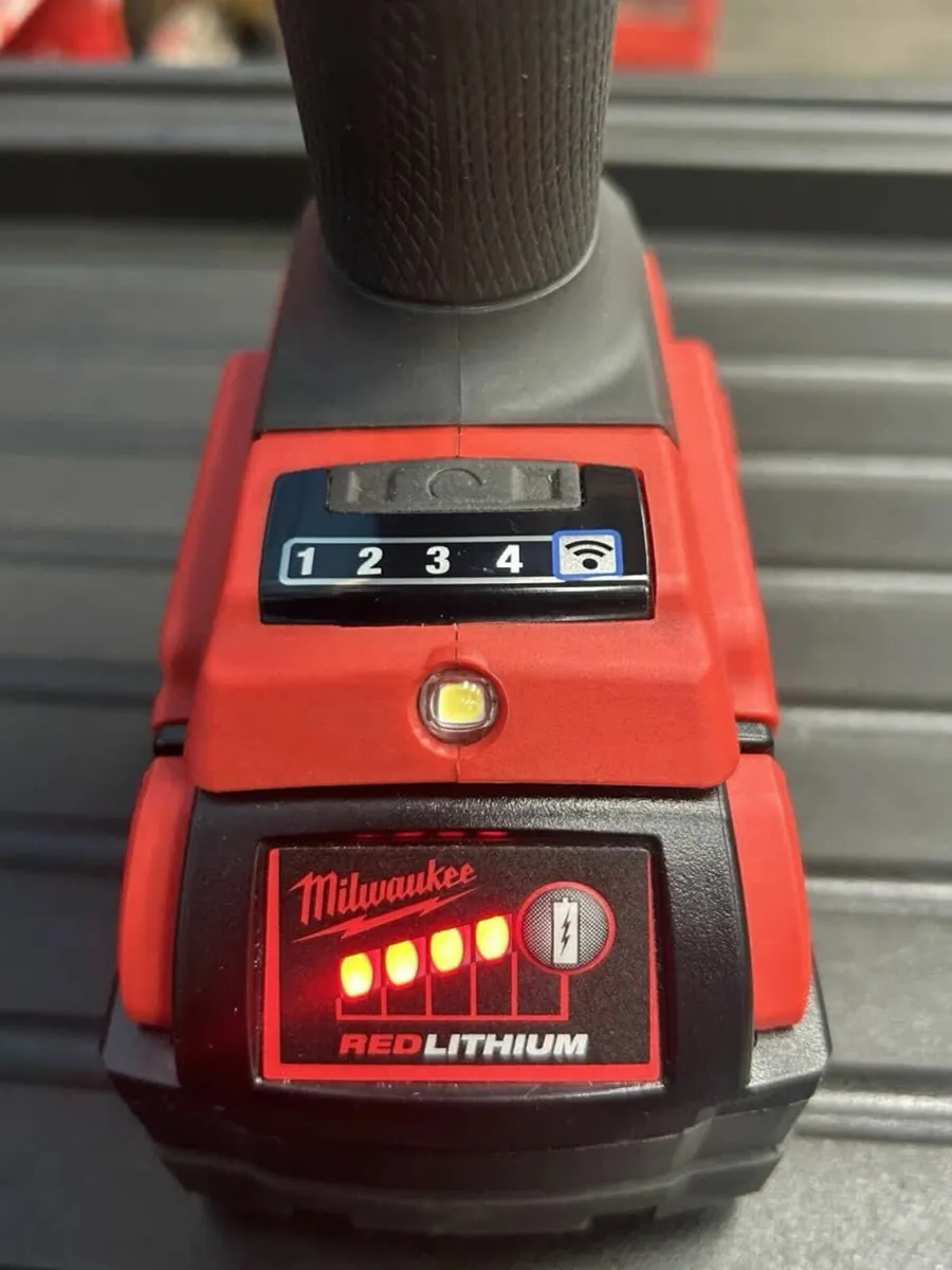 Milwaukee  M18 High-Torque 3/4" Impact Wrench - Image 2