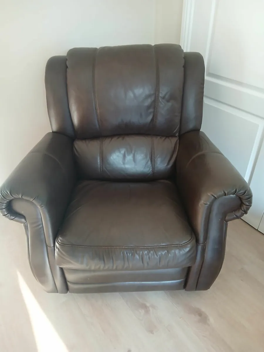 Leather recliner - Image 1
