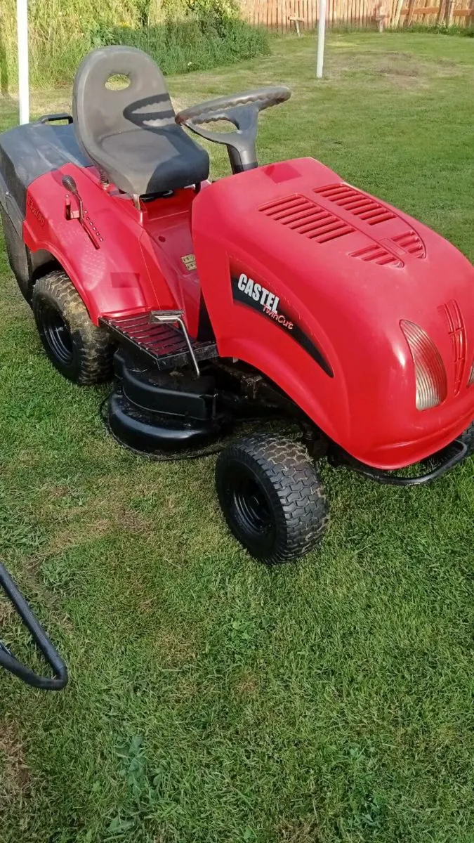 Castlegarden Tractor lawnmower - Image 1