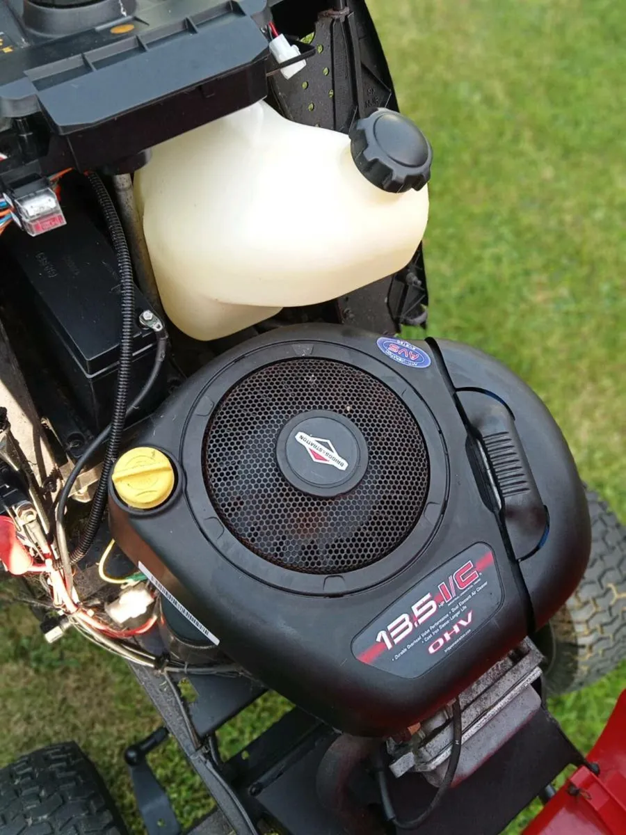 Castlegarden Tractor lawnmower - Image 4