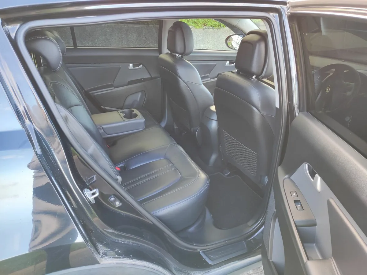 Kia Sportage 2012 - Image 2