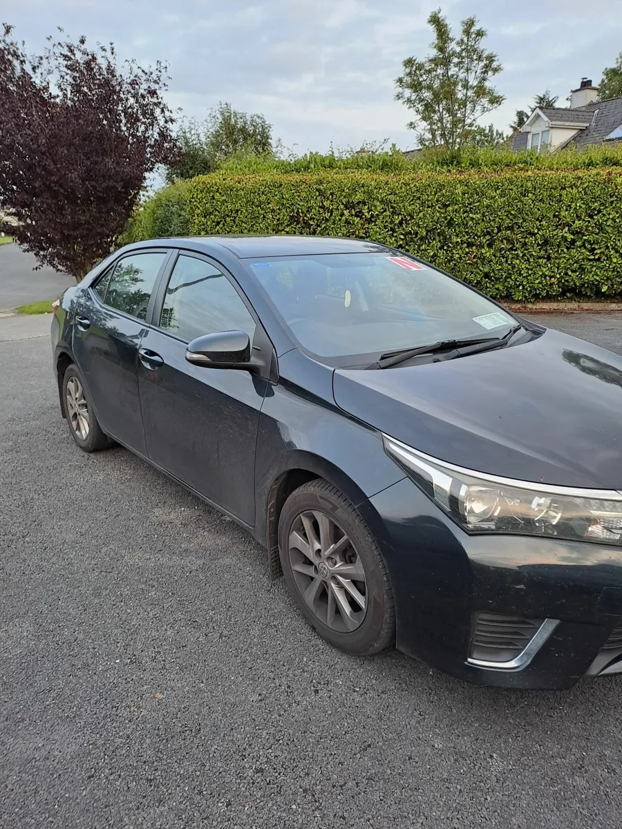 Toyota Corolla 2015 - Image 2