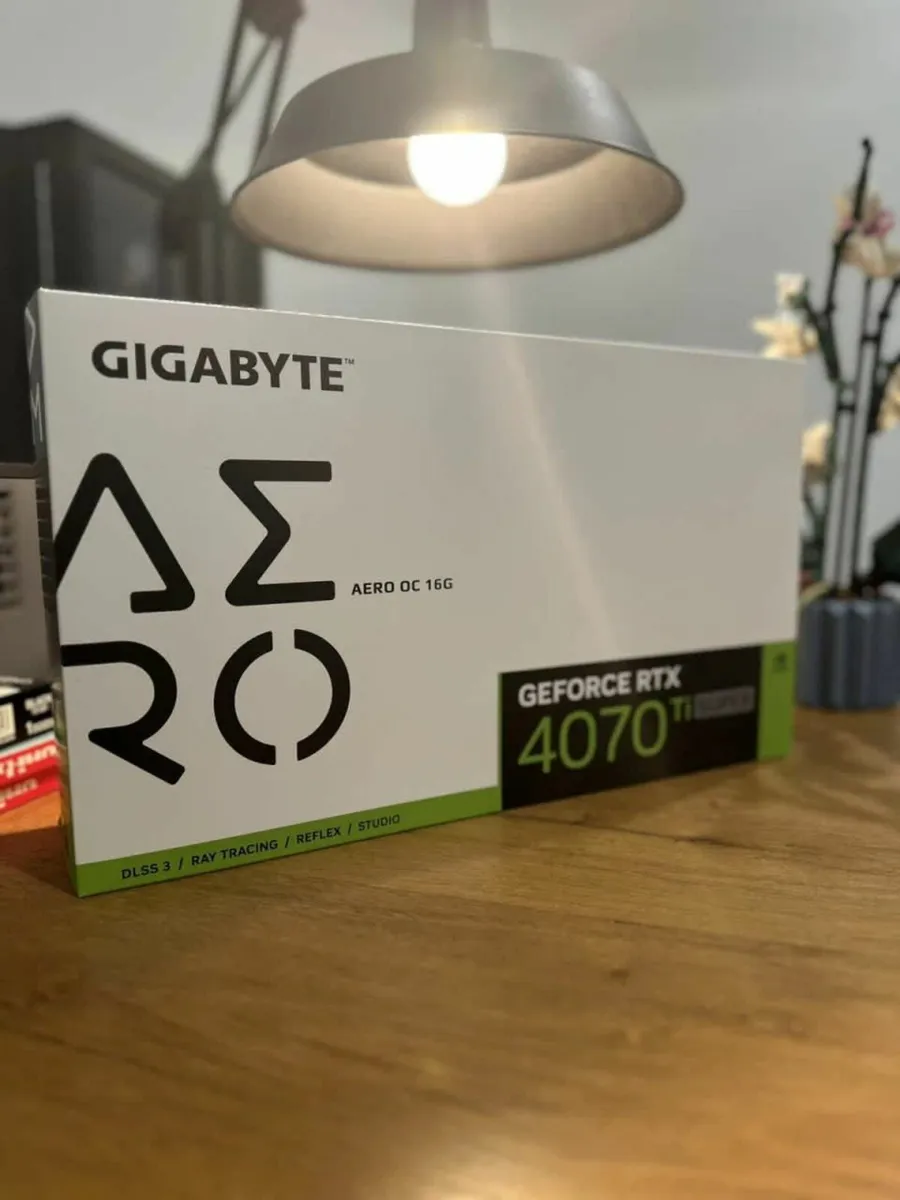 GIGABYTE GeForce RTX 4070 Ti SUPER OC 16GB AERO - Image 1