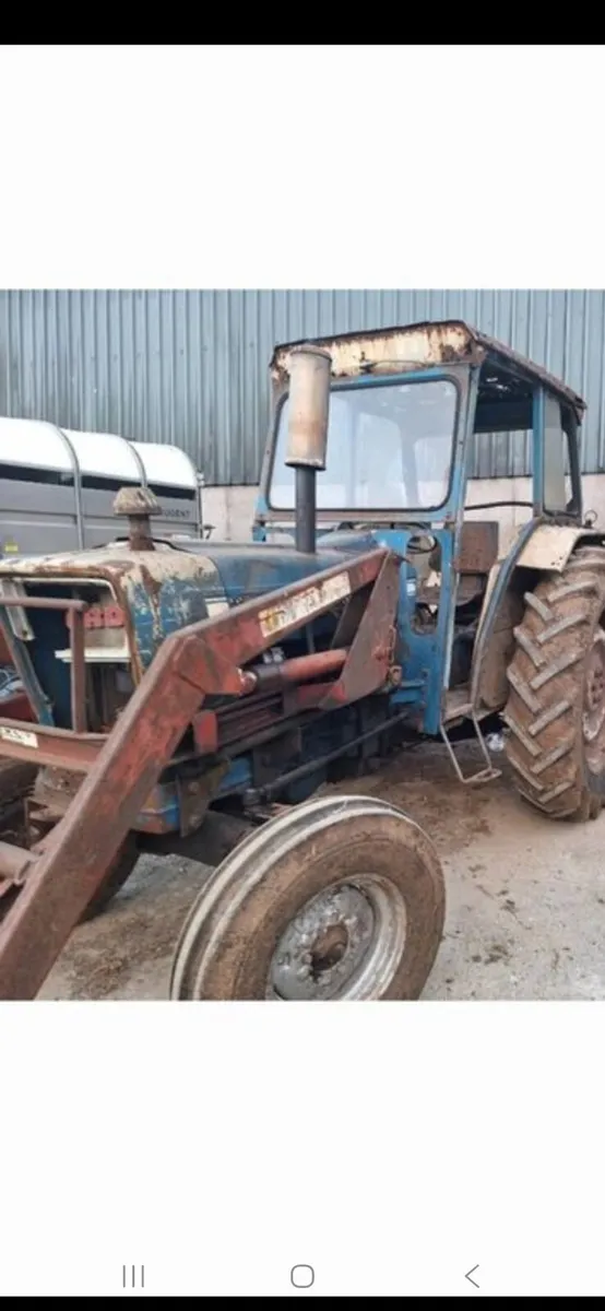 Ford 4000 on the button - Image 1