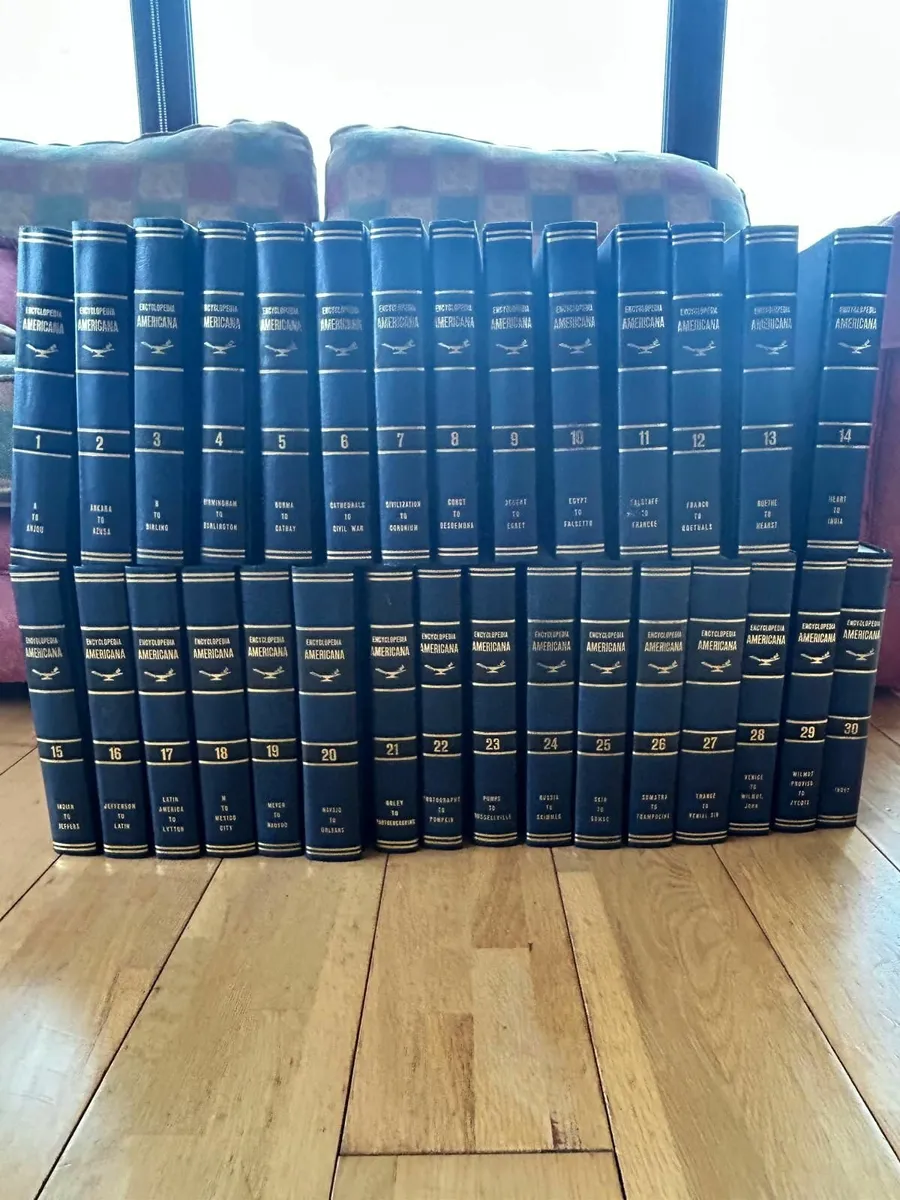 ENCYCLOPEDIA AMERICANA FULL SET - Image 2