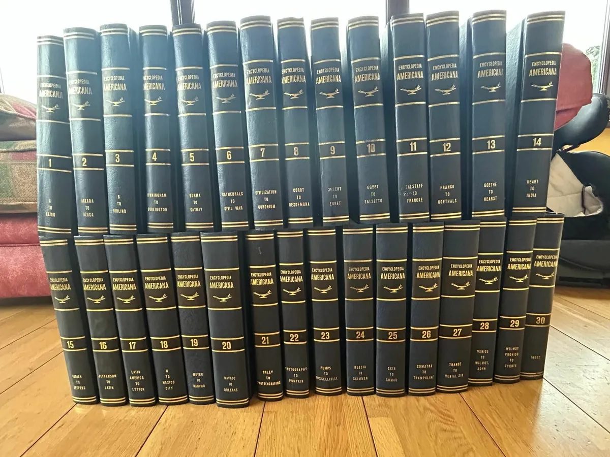 ENCYCLOPEDIA AMERICANA FULL SET - Image 3