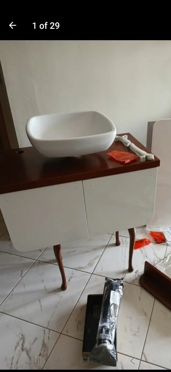 Bathroom vanity unit & sink - Image 2