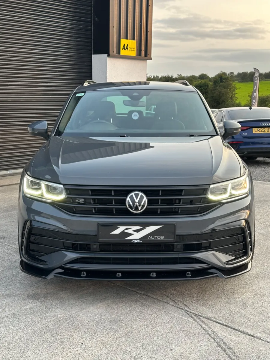 2021 VOLKSWAGEN TIGUAN RLINE AUTO BLACK EDITION - Image 3