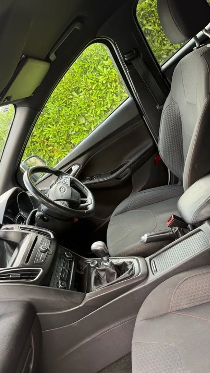 2016 Ford Focus St Line 1.5 diesel 120 bhp - Image 2