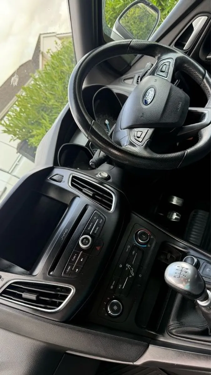 2016 Ford Focus St Line 1.5 diesel 120 bhp - Image 3