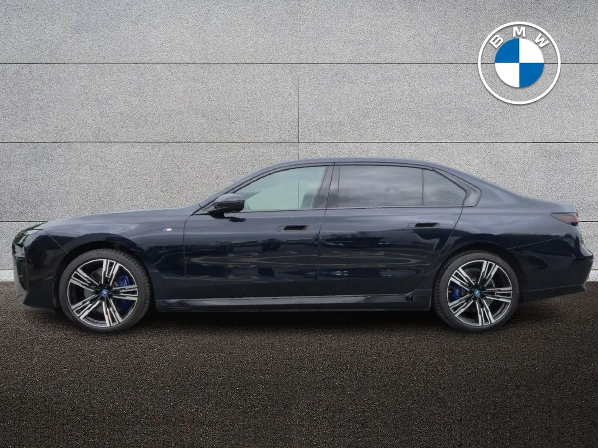 BMW i7 Xdrive60 M Sport - Image 3