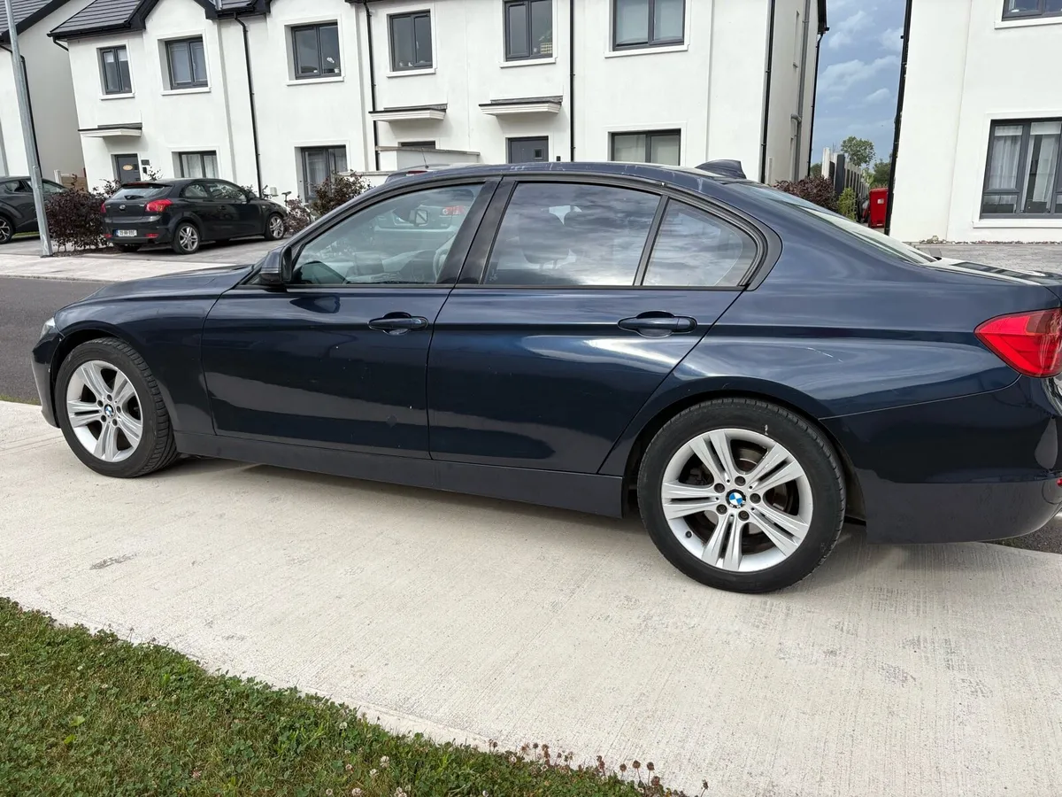 2012 BMW 320D Automatic - Image 3