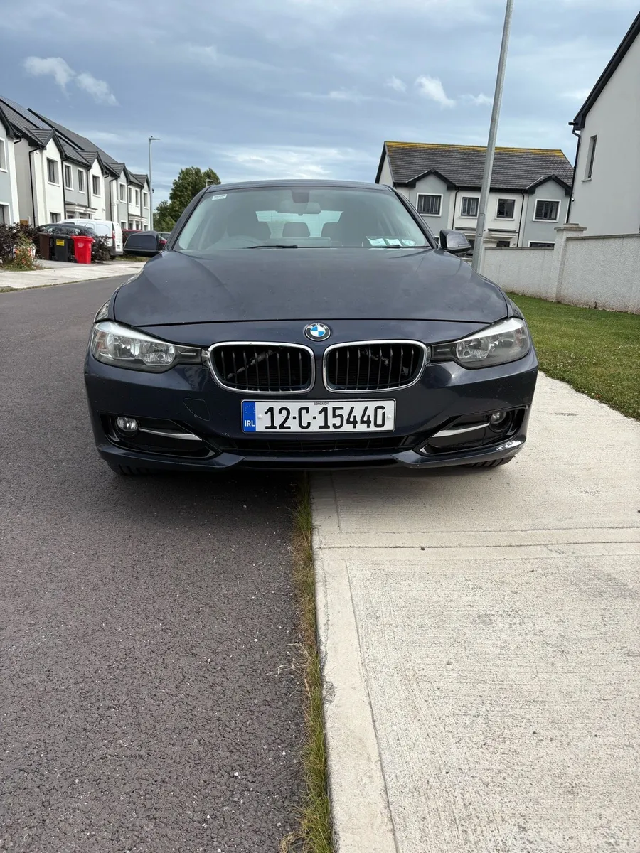 2012 BMW 320D Automatic - Image 4