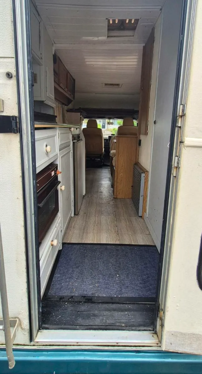 Campervan - Image 4
