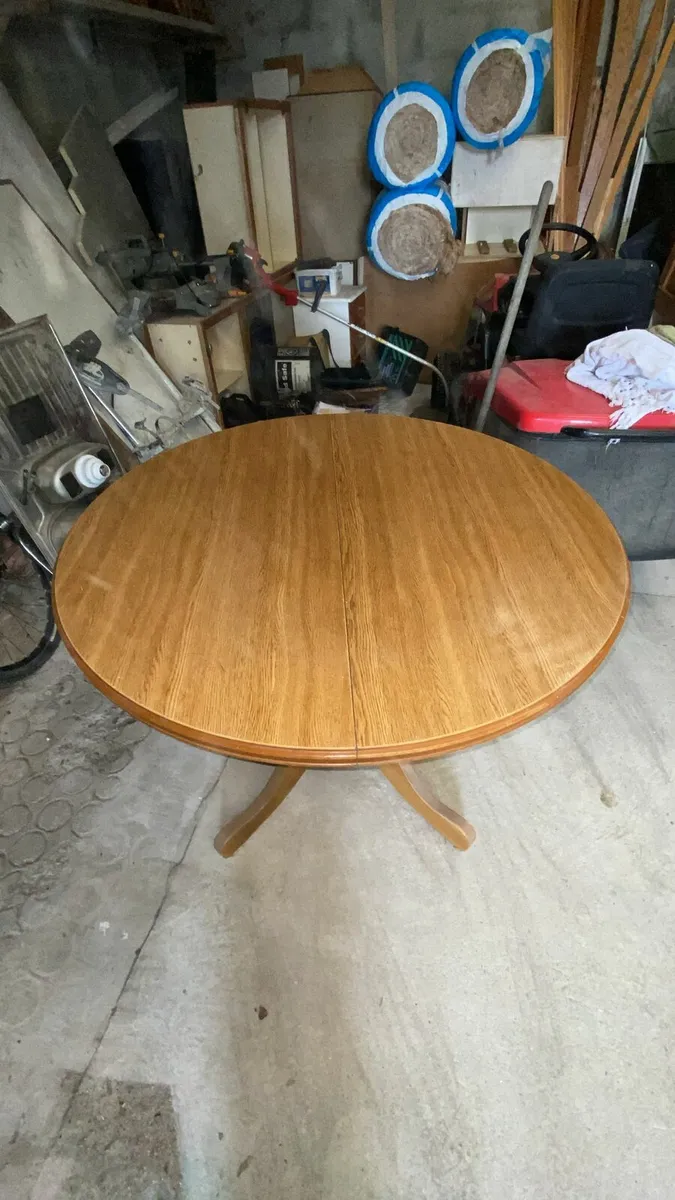 Extendable kitchen table - Image 1