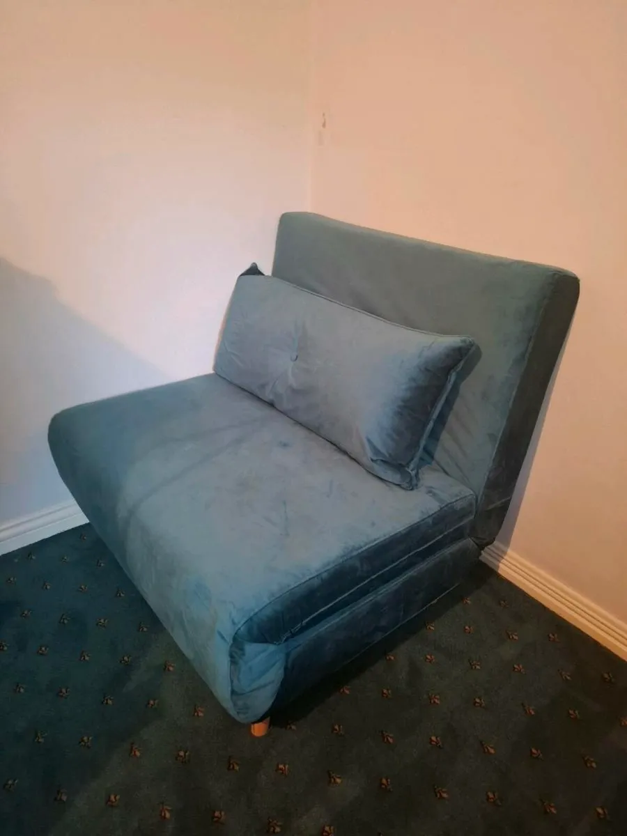 Fold up single bed / chair - Image 1