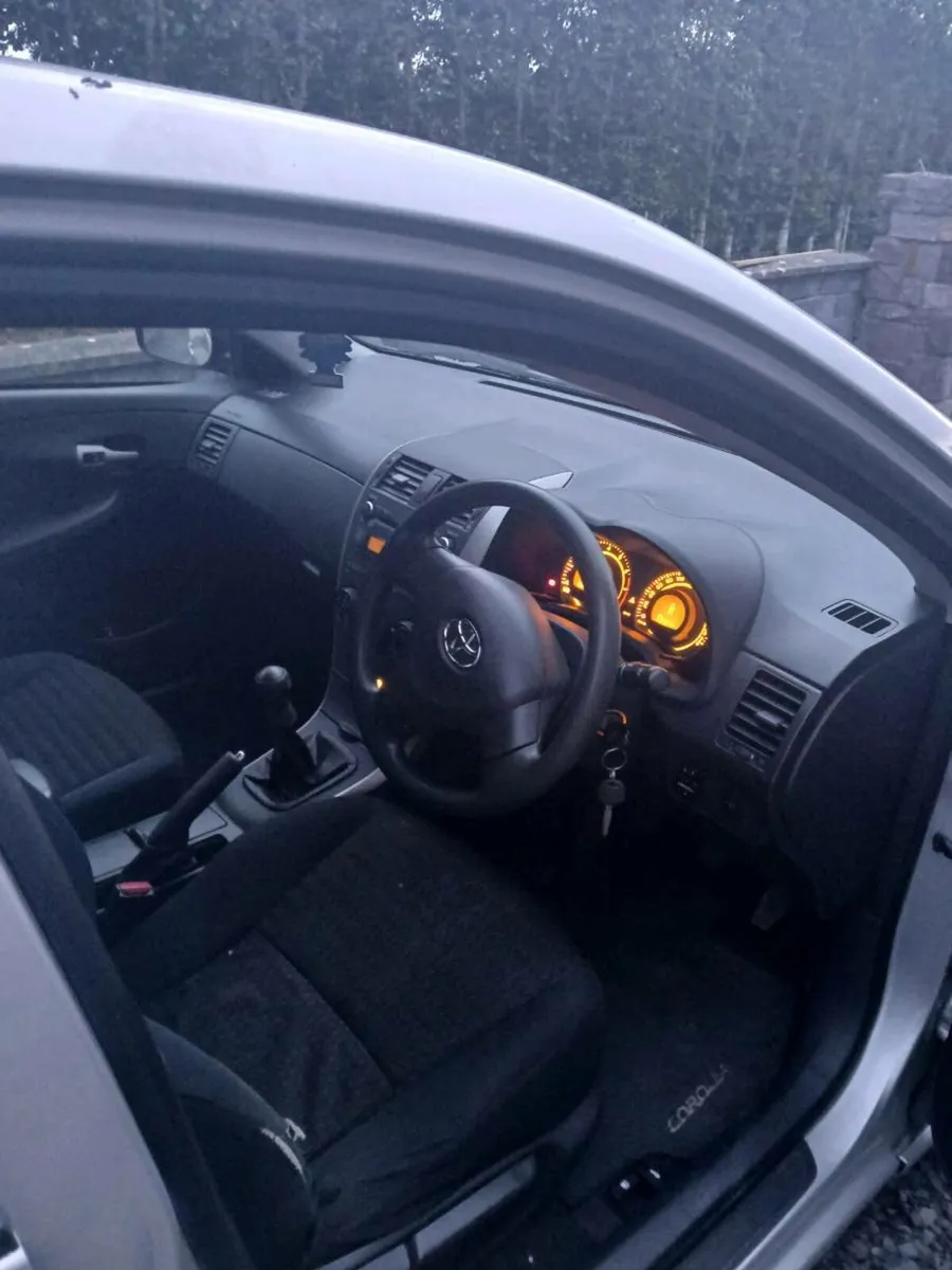TOYOTA COROLLA 1.4 NCT 9/25 MINT - Image 3