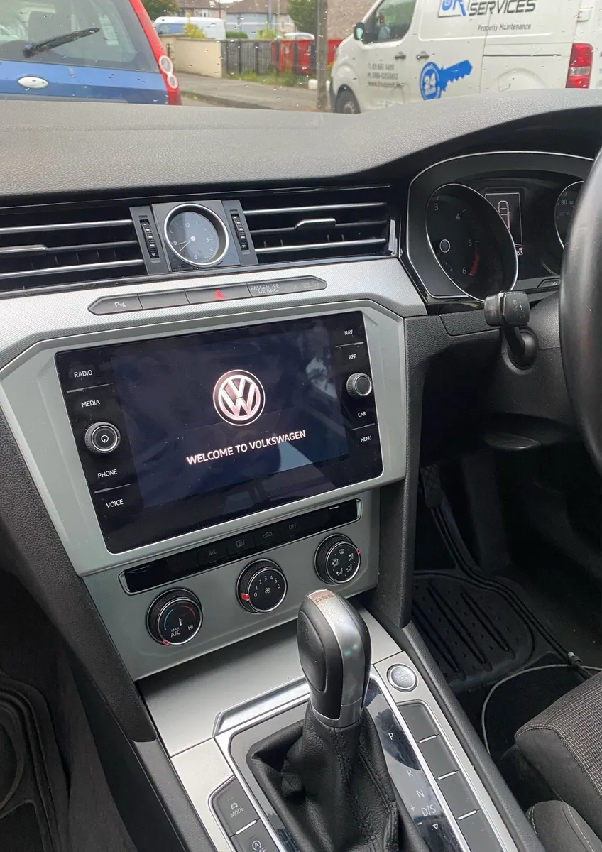 181 Volkswagen Passat - Image 3
