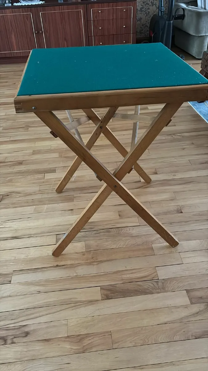 Bridge folding table