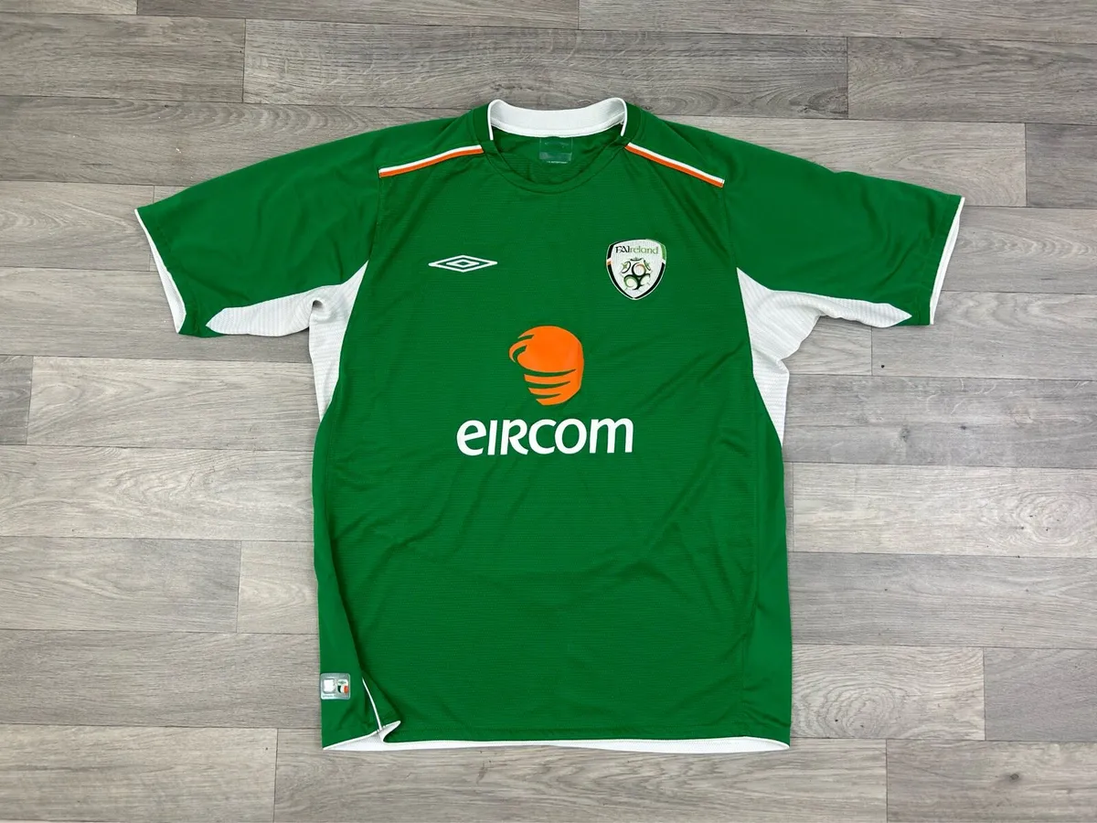 Genuine Vintage 2004 Umbro Ireland Home Jersey L - Image 1