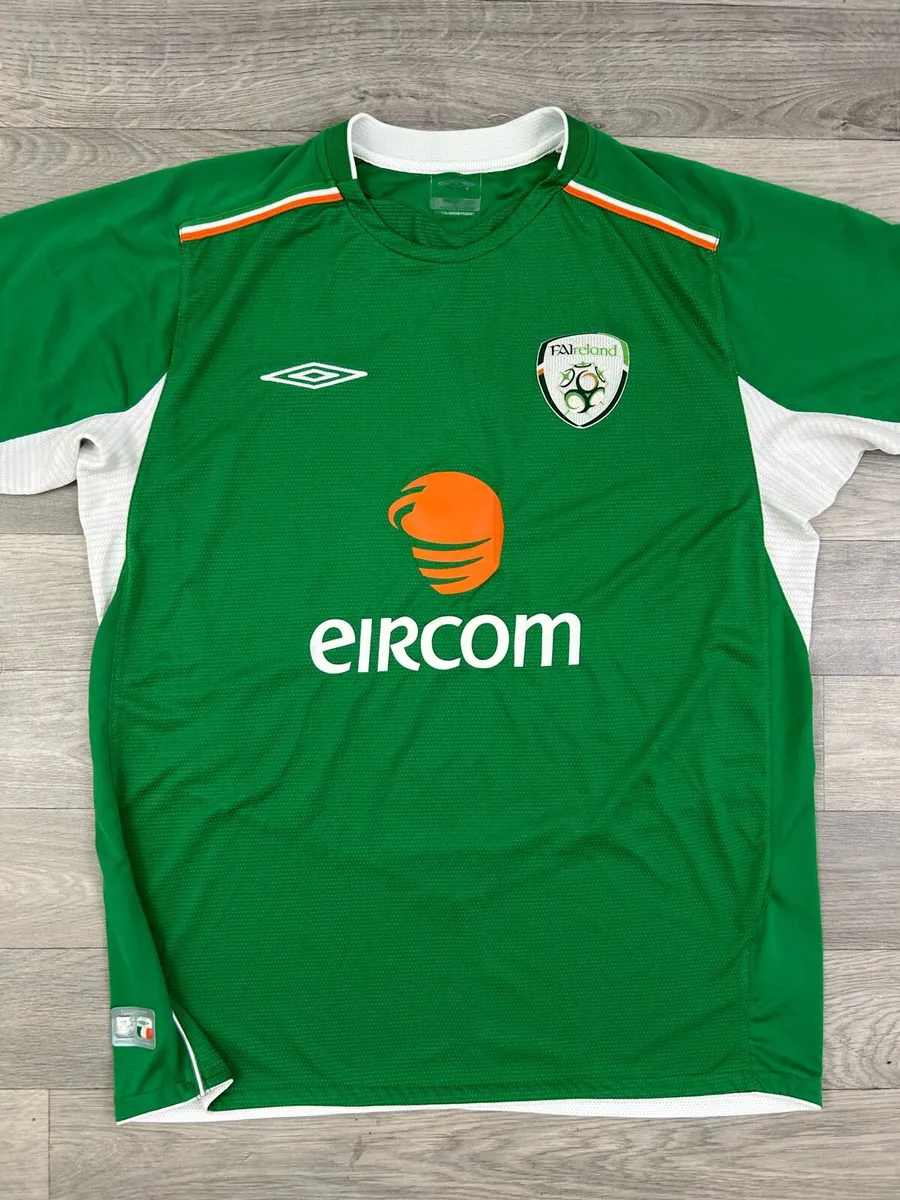 Genuine Vintage 2004 Umbro Ireland Home Jersey L - Image 2
