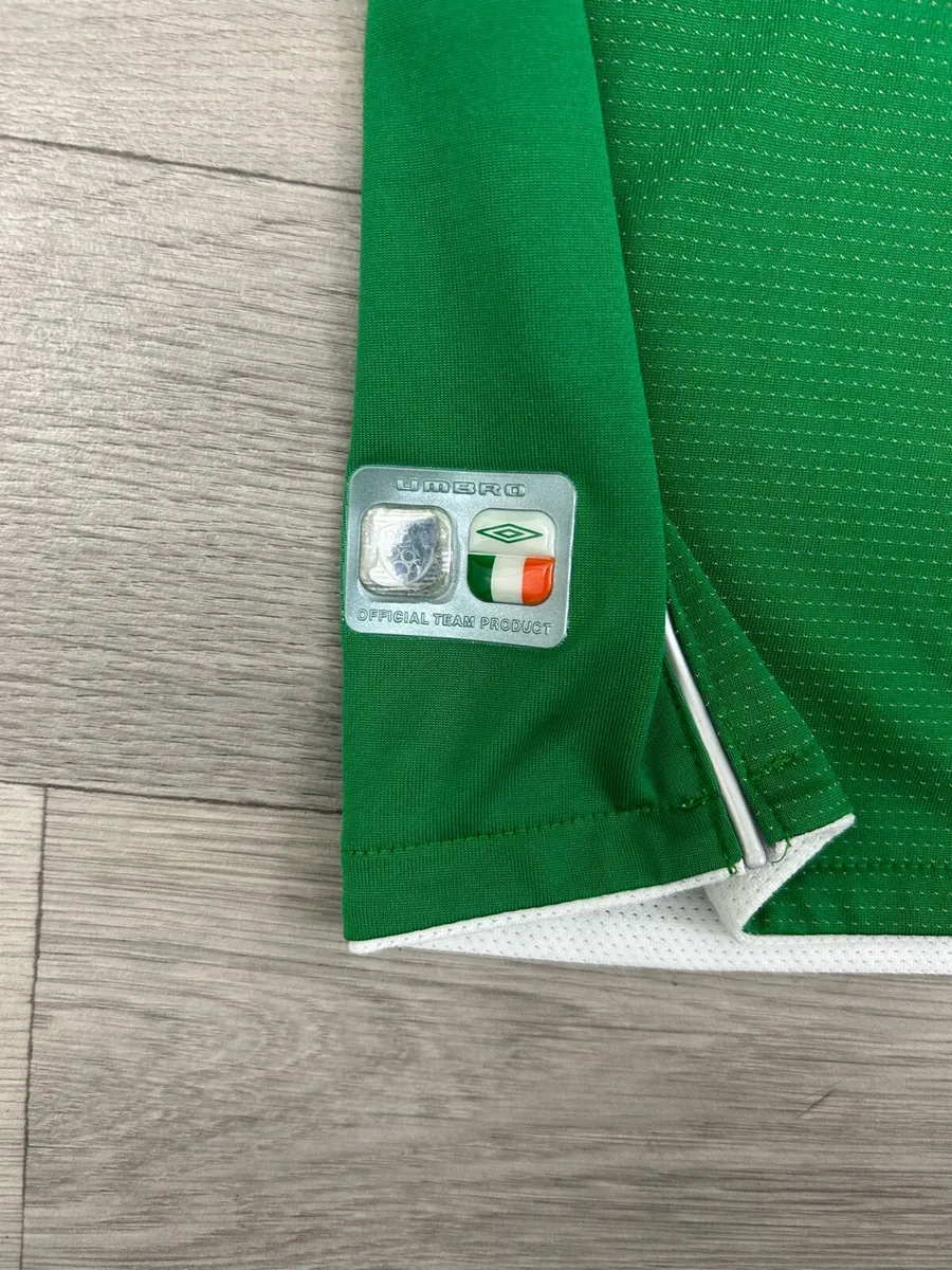 Genuine Vintage 2004 Umbro Ireland Home Jersey L - Image 3