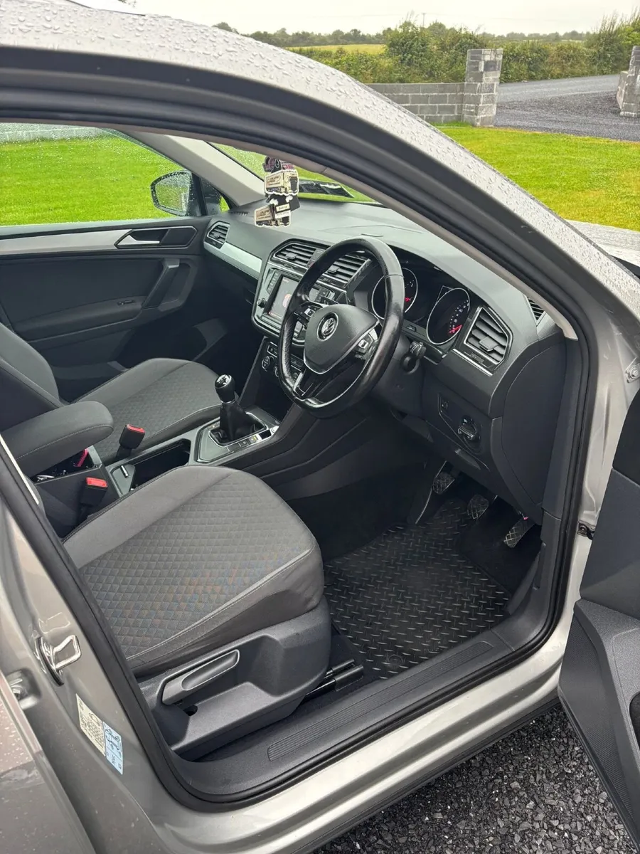 Volkswagen Tiguan 2017 - Image 4