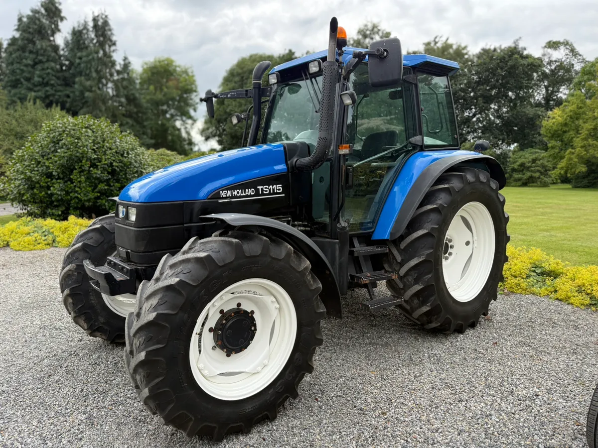 2002 New Holland TS115 Black Chassis €29950 Plus - Image 1