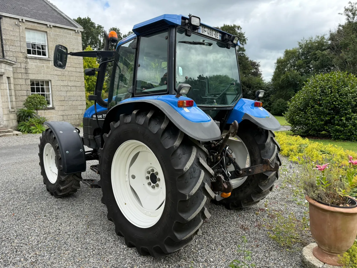 2002 New Holland TS115 Black Chassis €29950 Plus - Image 2