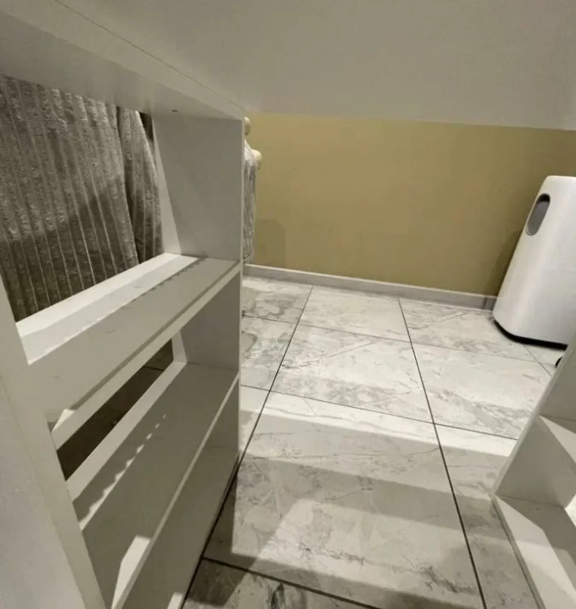 White writing desk - Image 2