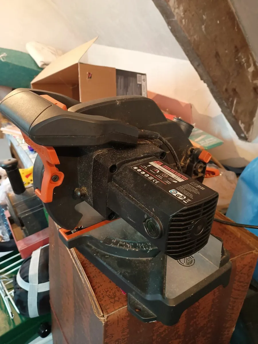 Mitre Saw 220-240V - Evolution R210CMS 210mm - Image 1