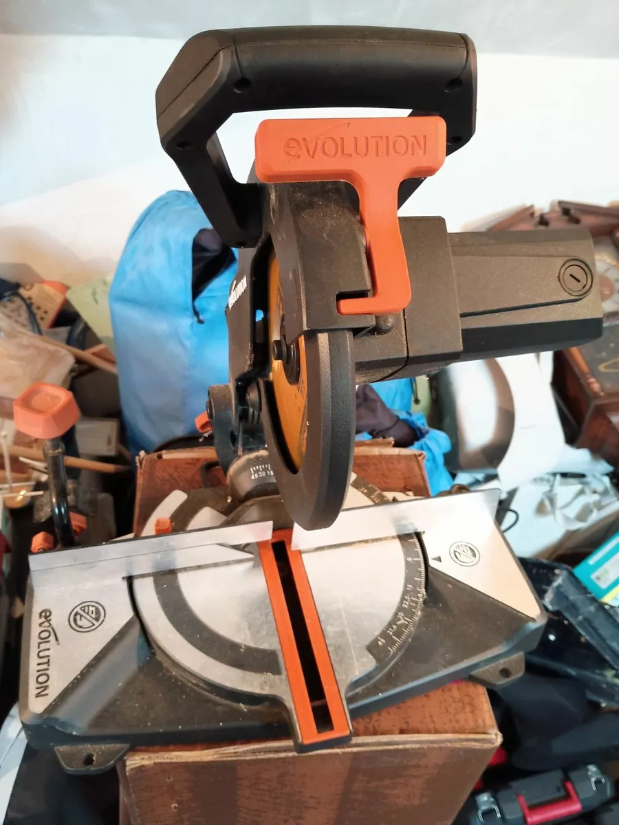 Mitre Saw 220-240V - Evolution R210CMS 210mm - Image 2