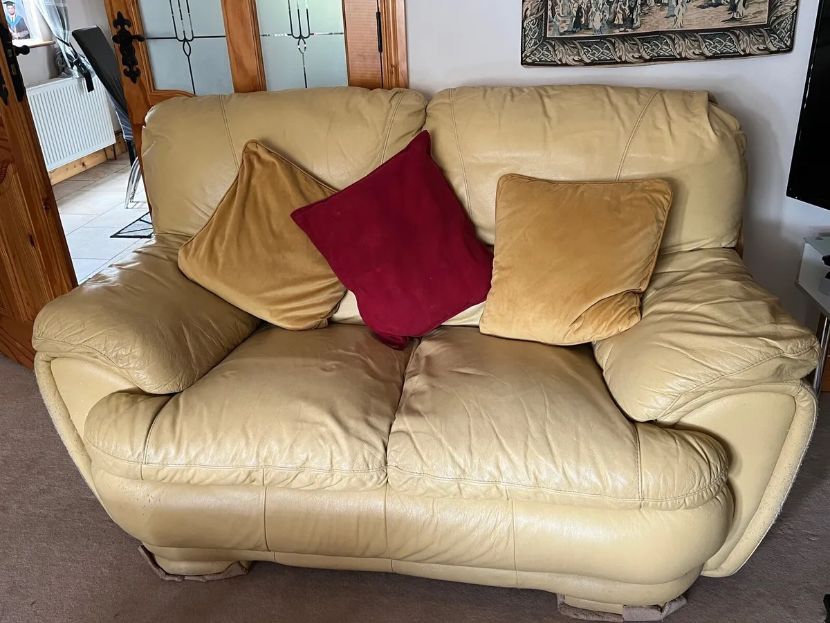 Couches - Image 3