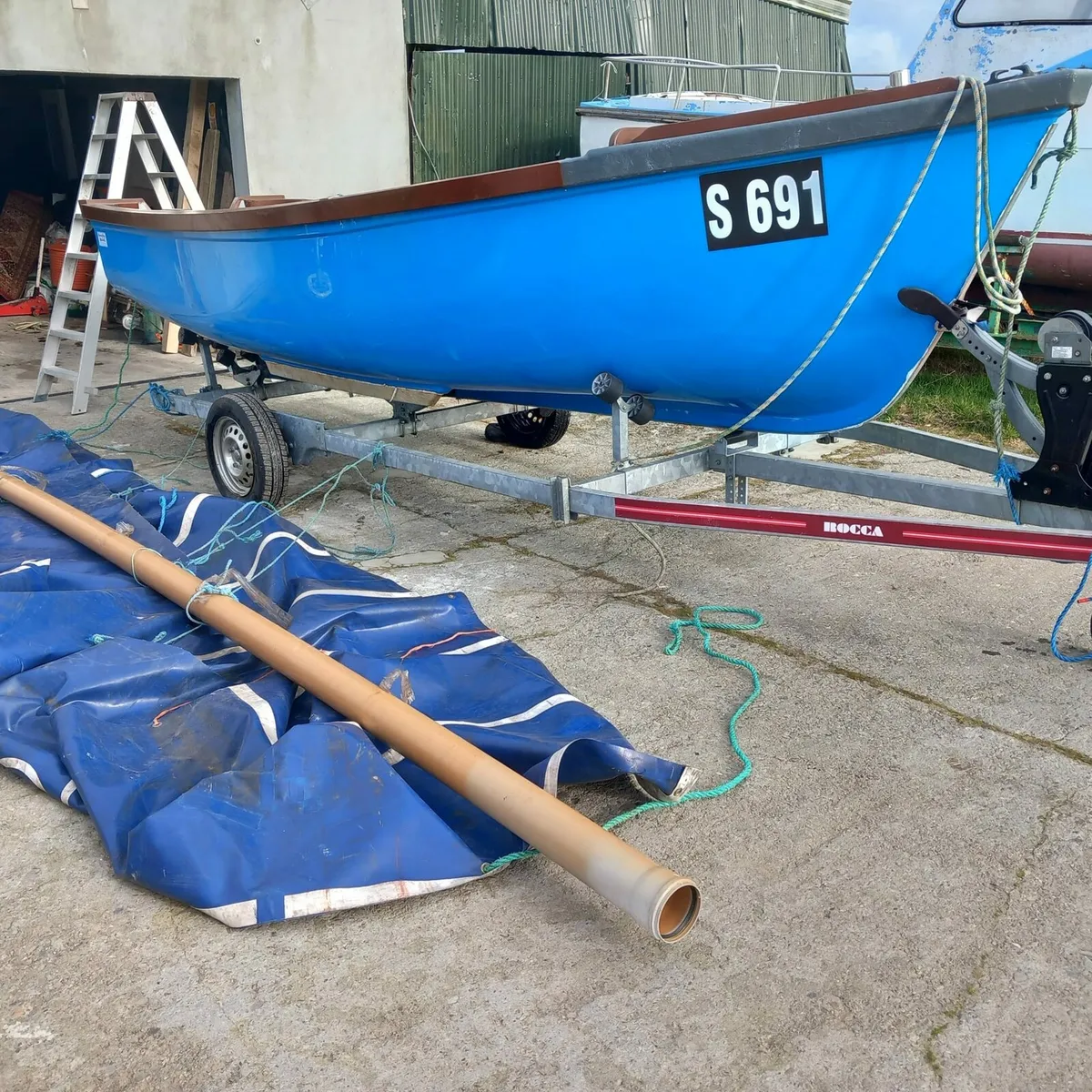 17ft punt and licence - Image 3