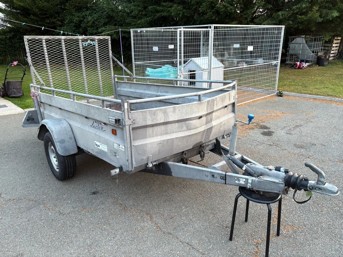 Single Wheel Tipping Car Trailer - Image 1