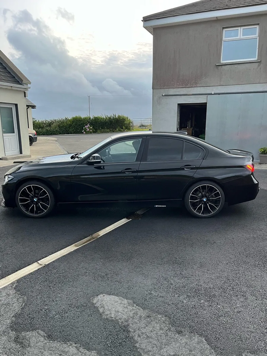 2014 black Bmw f30 320d - Image 4