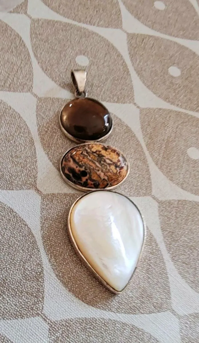 Silver  agate and glass pendant - Image 2