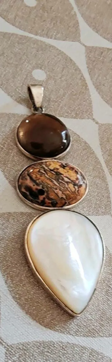 Silver  agate and glass pendant - Image 1