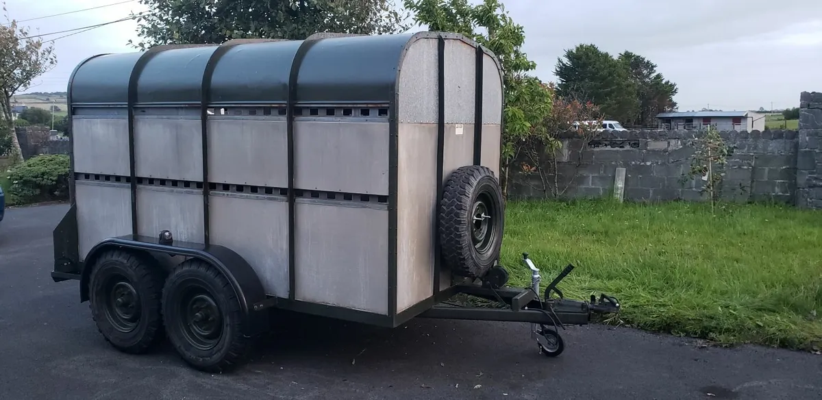 bateson livestock trailer - Image 1