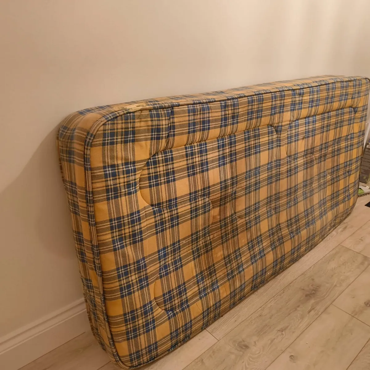 Single mattress - Image 1