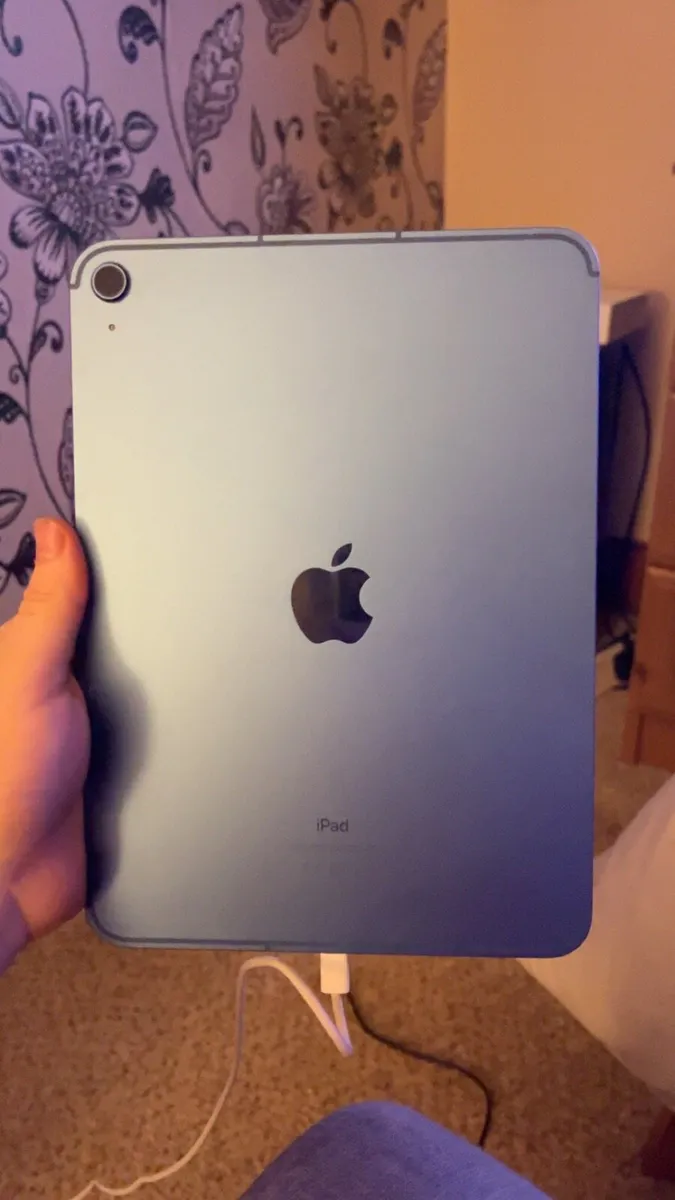 iPad 10th gen WiFi + cellular - Image 3