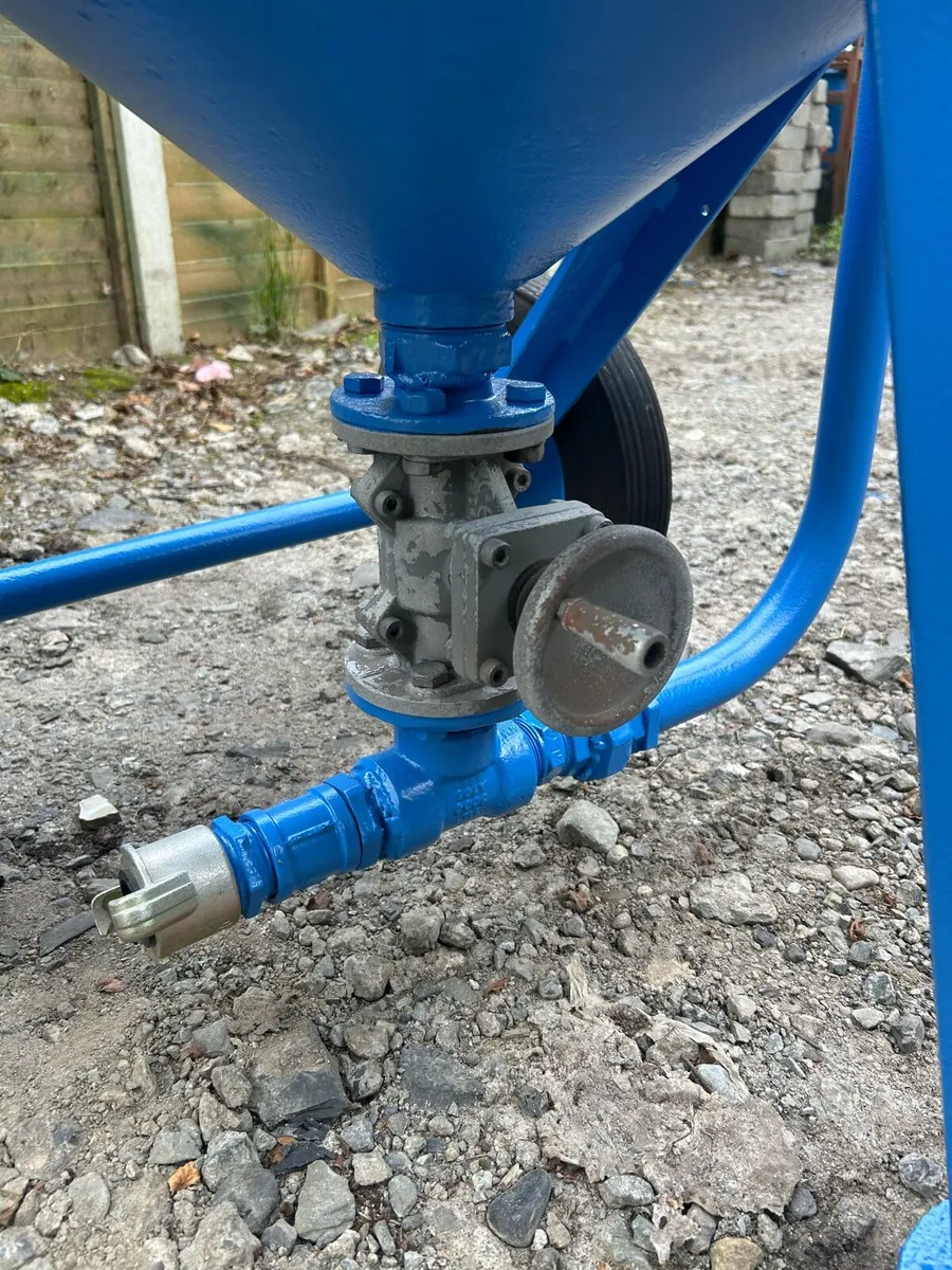 Sandblasting pot 200L - Image 3