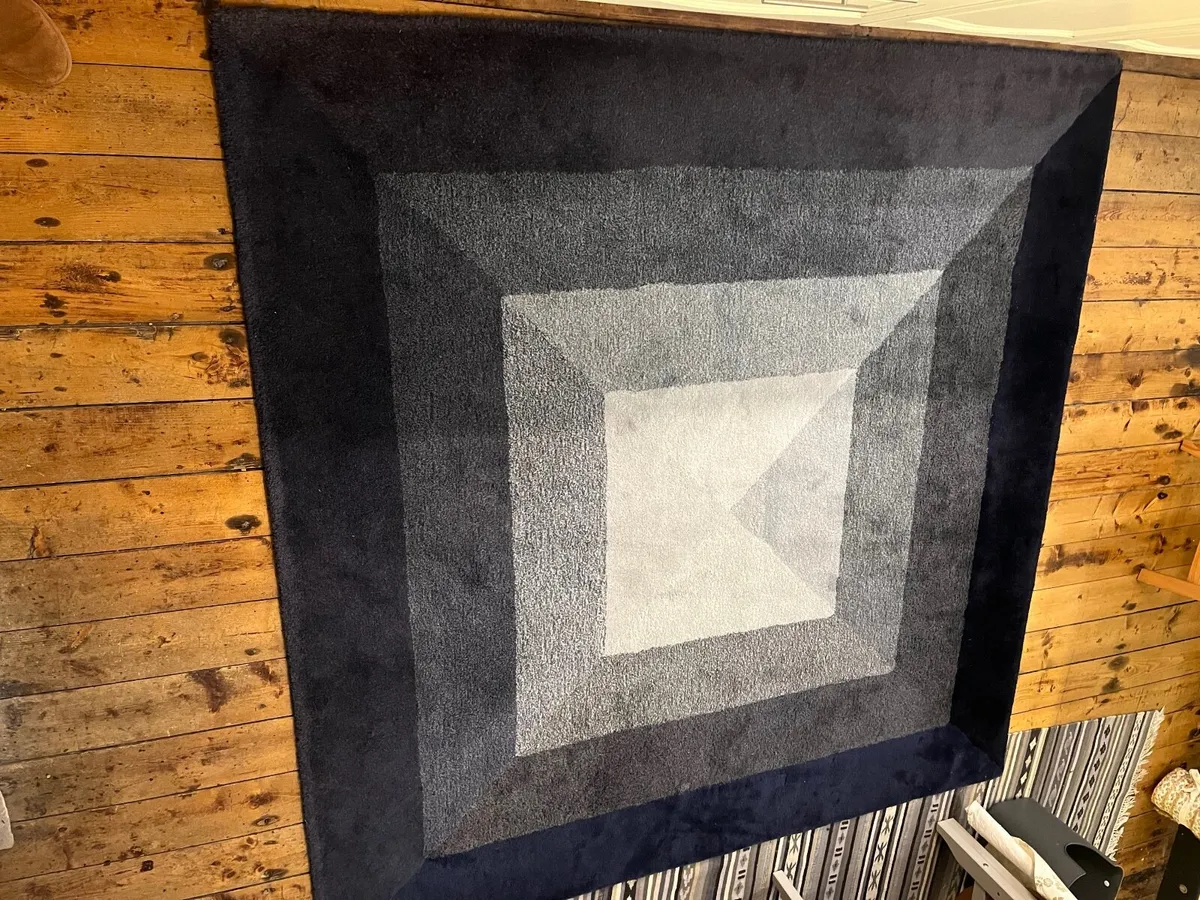 Large Rug - Image 2