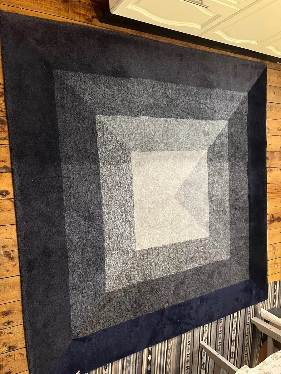 Large Rug - Image 1